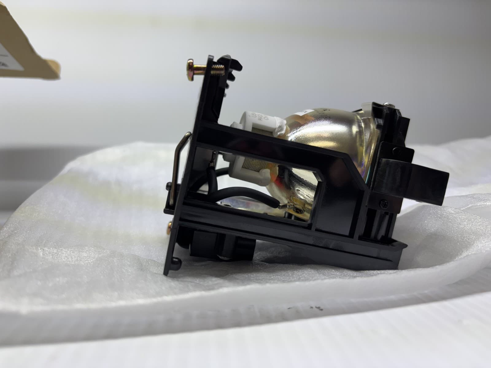 GENUINE ORIGINAL OEM NEC LT60LP LAMP FOR HT1000 HT1100 LT60LP NLV - Thumbnail 3