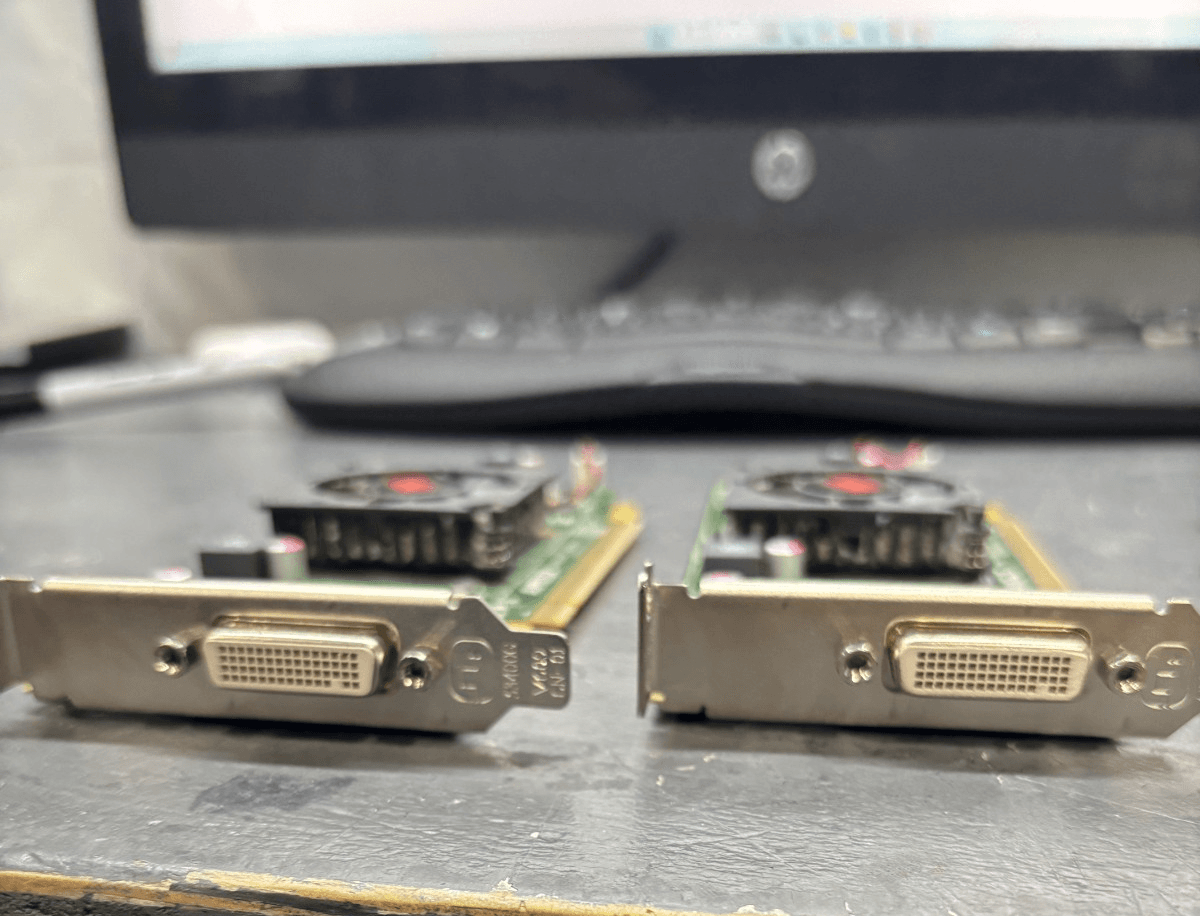 Lot of 2 Dell AMD Radeon HD 512MB DDR3 Low Profile Desktop Video Card 01CX3M - Thumbnail 3