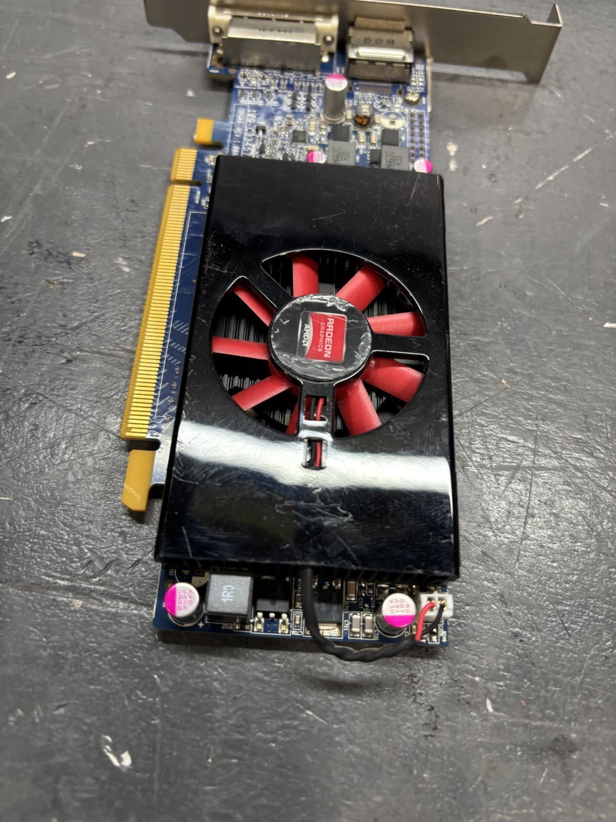 Full sized AMD RADEON HD 7570 1GB Video Card DVI & Displayport Dell 0NJ0D3 NJ0D3 - Thumbnail 3