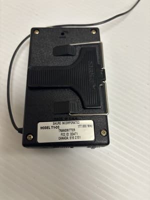 Shure BLX4R/SM58 Handheld Wireless System - Thumbnail 2