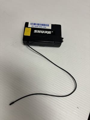 Shure BLX4R/SM58 Handheld Wireless System - Thumbnail 3