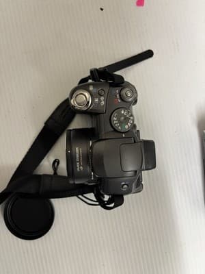 Canon PowerShot S5 IS Digital Camera 8MP 12x Optical Zoom - Thumbnail 2