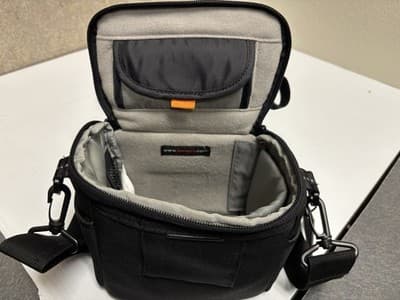 Canon PowerShot S5 IS 8.0MP Digital Camera Bundle w/ Case - Thumbnail 2