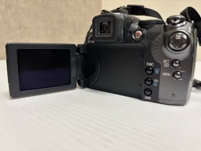 Canon PowerShot S5 IS 8.0MP Digital Camera Bundle w/ Case - Thumbnail 5