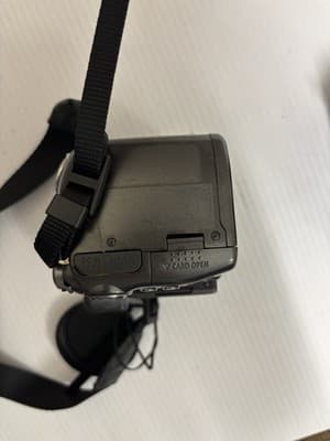 Canon PowerShot S5 IS Digital Camera 8MP 12x Optical Zoom - Thumbnail 5