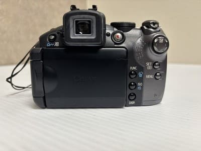 Canon PowerShot S5 IS 8.0MP Digital Camera Bundle w/ Case, 4GB SD Card - Thumbnail 4