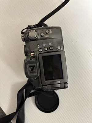 Canon PowerShot S5 IS Digital Camera 8MP 12x Optical Zoom - Thumbnail 3