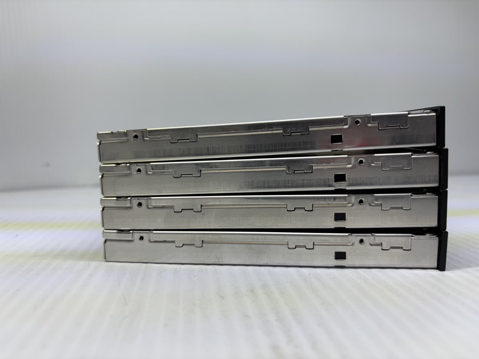 Internal SATA DVD+/-RW CD-RW Rewriteable Drive Model UJ8B1 Lot of 4 - Thumbnail 4