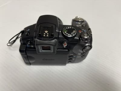 Canon PowerShot S5 IS 8.0MP Digital Camera Bundle w/ Case, 4GB SD Card - Thumbnail 3