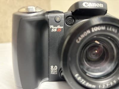 Canon PowerShot S5 IS 8.0 MP Digital Camera Black (with 6-72mm f/2.7-3.5. lens) - Thumbnail 2