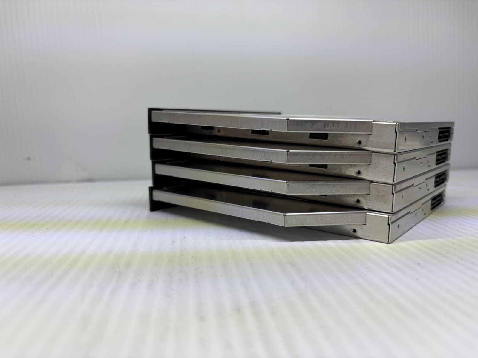 Internal SATA DVD+/-RW CD-RW Rewriteable Drive Model UJ8B1 Lot of 4 - Thumbnail 6