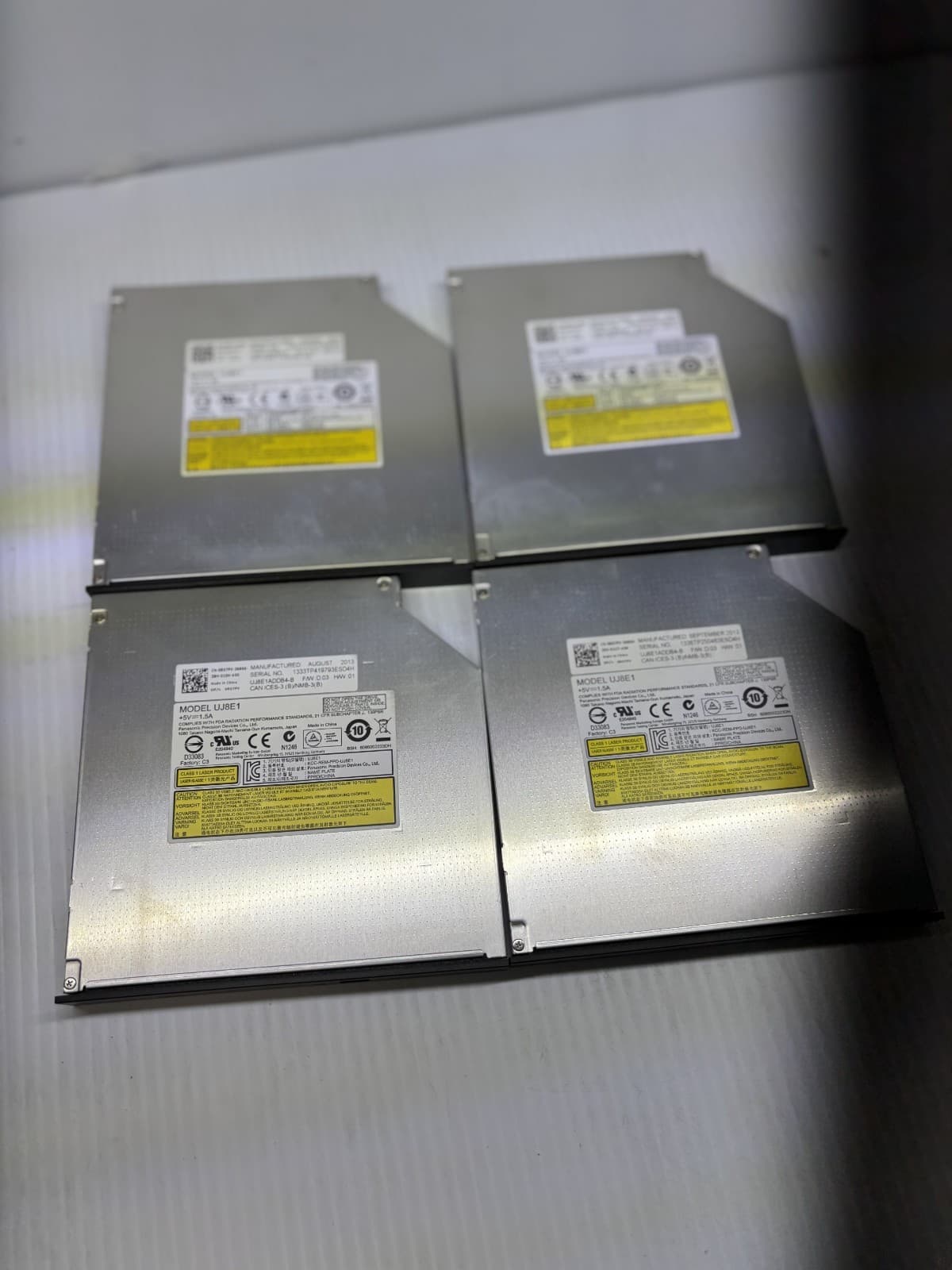 Internal SATA DVD+/-RW CD-RW Rewriteable Drive Model UJ8B1 Lot of 4 - Image 1