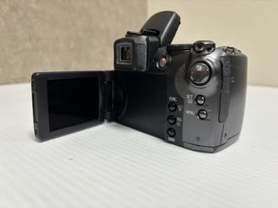 Canon PowerShot S5 IS 8.0 MP Digital Camera Black (with 6-72mm f/2.7-3.5. lens) - Thumbnail 4