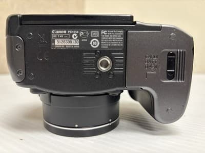 Canon PowerShot S5 IS 8.0 MP Digital Camera Black (with 6-72mm f/2.7-3.5. lens) - Thumbnail 3