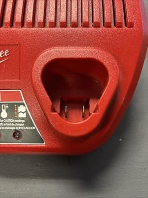 Milwaukee M12 OEM Battery Charger Genuine 48-59-2401 Lithium-Ion 12V - Thumbnail 2