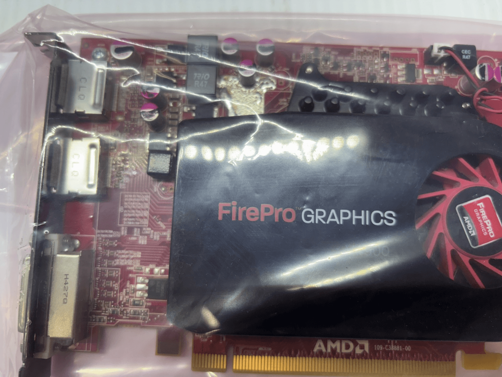 AMD FirePro V4900 graphics card - Image 1
