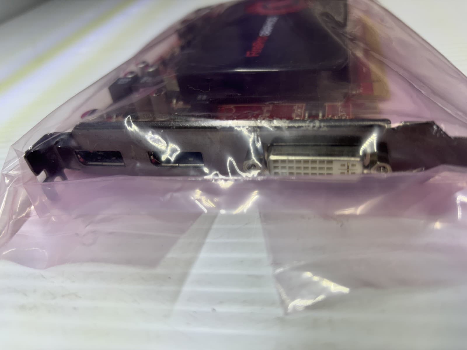 AMD FirePro V4900 graphics card - Thumbnail 2