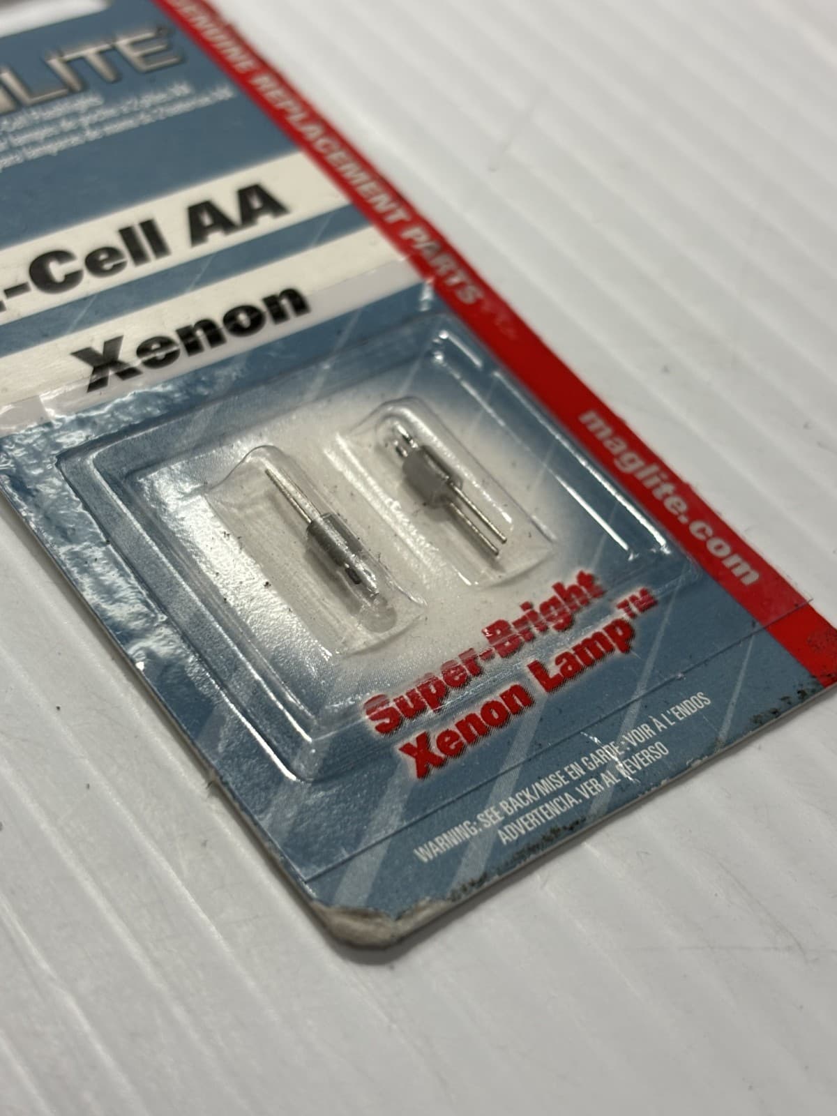 Maglite Replacement Lamps for 2-Cell AA Mini Flashlight, 2-Pack - Thumbnail 3