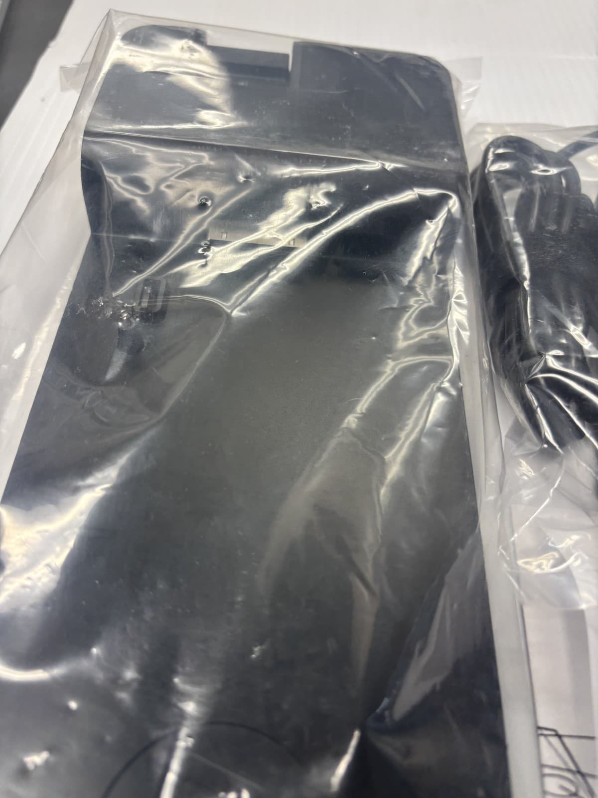 HP 2013 UltraSlim Docking Station& 65W AC Adapter brand new - Image 1