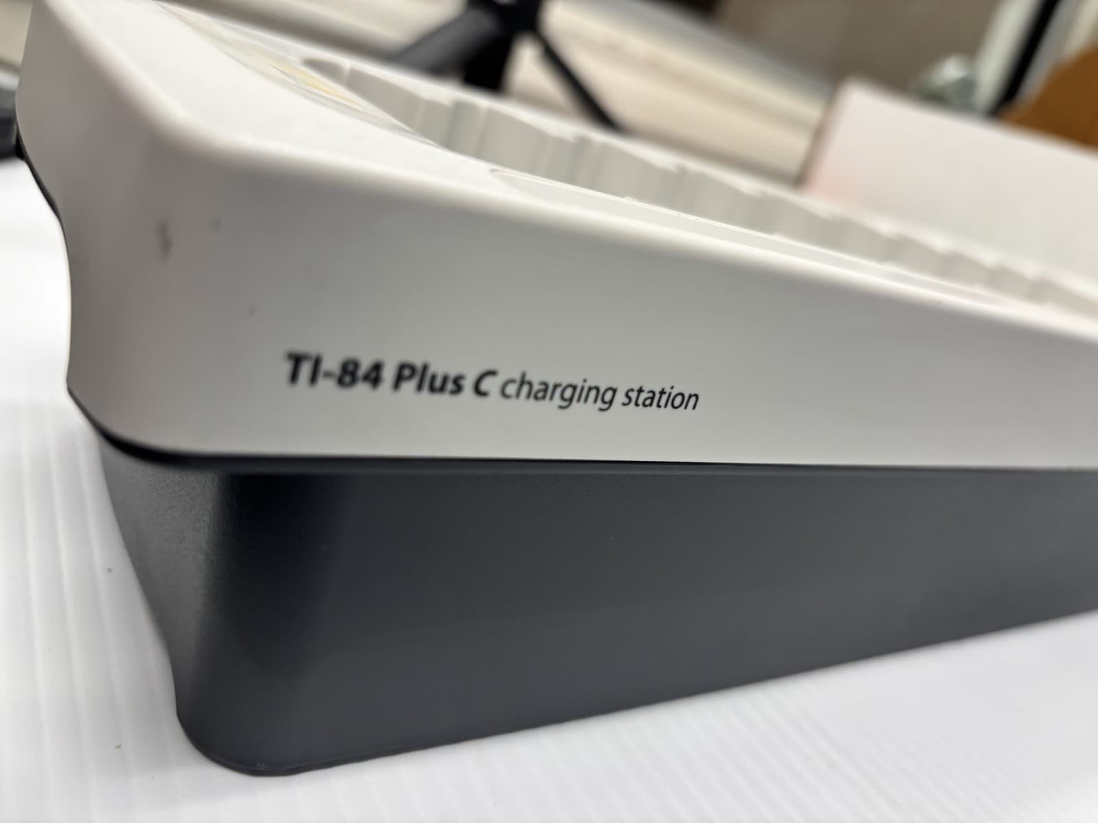 TI 84 Plus CE Charging Station 1042000133 L-0424 No Power Adapter!! - Thumbnail 3