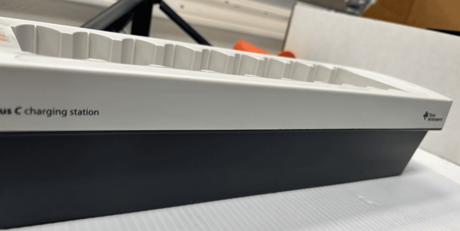 TI 84 Plus CE Charging Station 1042000133 L-0424 No Power Adapter!! - Thumbnail 4