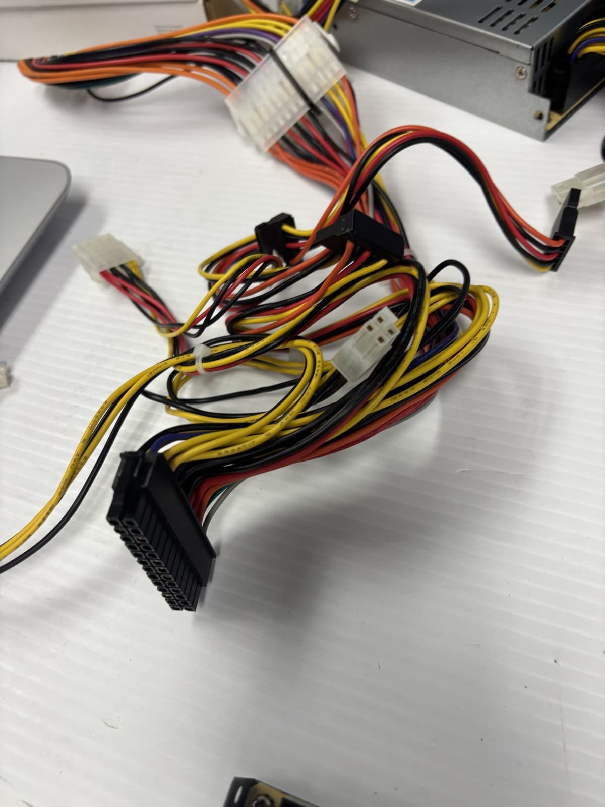 Seasonic SSP-250SUB Active PFC F0 250W 80 Plus Bronze Desktop Power Supply #0457 - Thumbnail 3