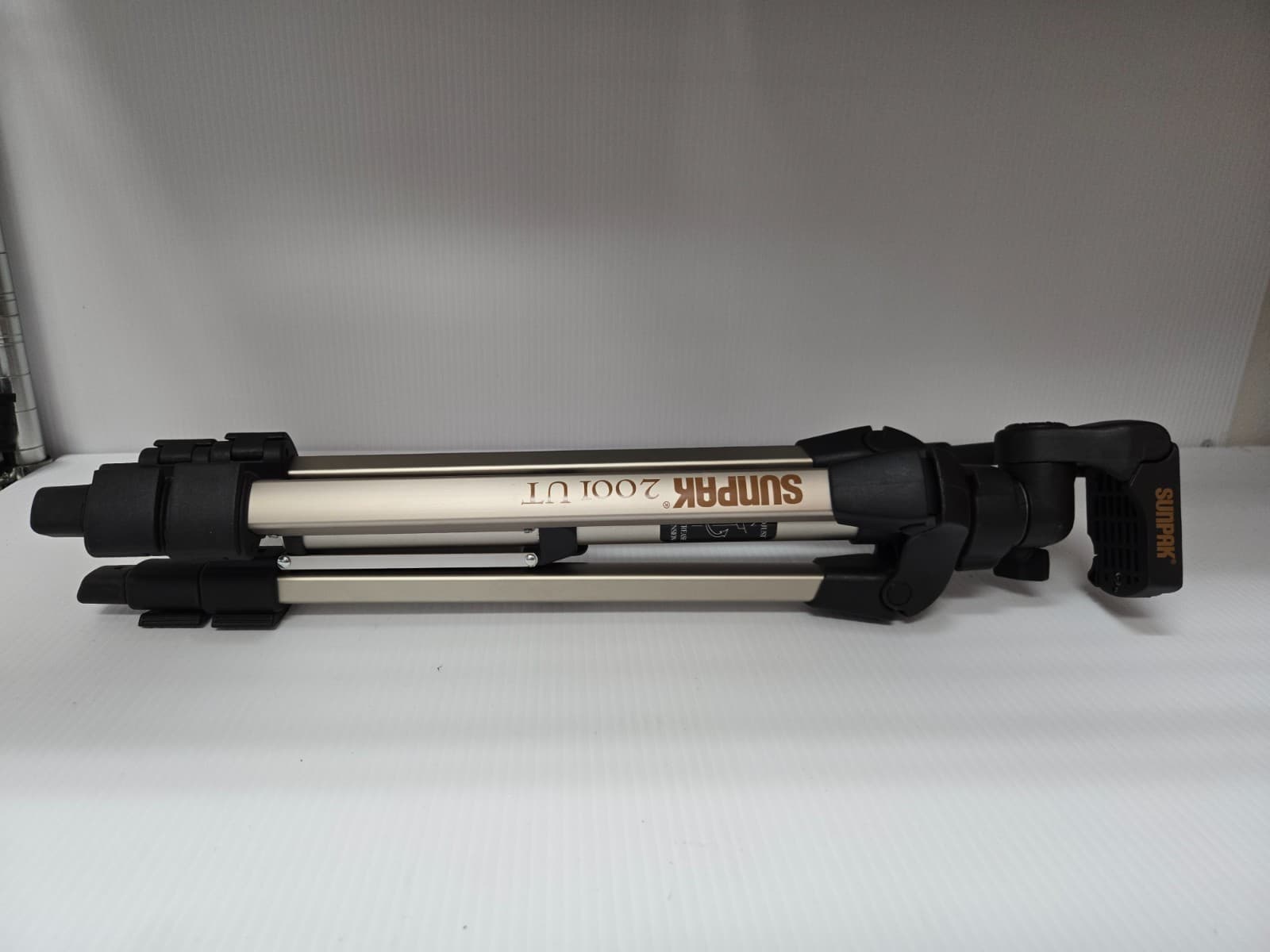 Sunpak 2001UT Tripod - Thumbnail 3