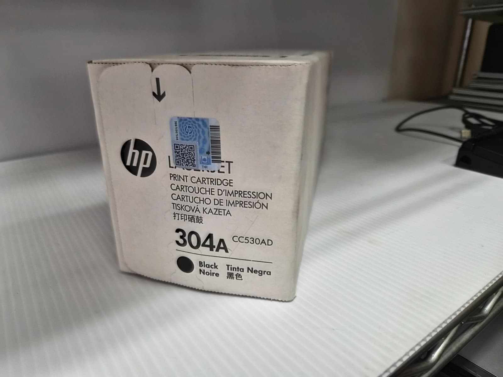 HP Genuine 304A CC530A Black Toner Print Cartridge Original OEM CP 2025 CM 2320 - Thumbnail 2