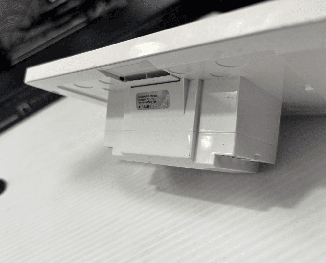 CRESTRON TSW-750-W-S 7" Touch Screen Control Panel - Thumbnail 3