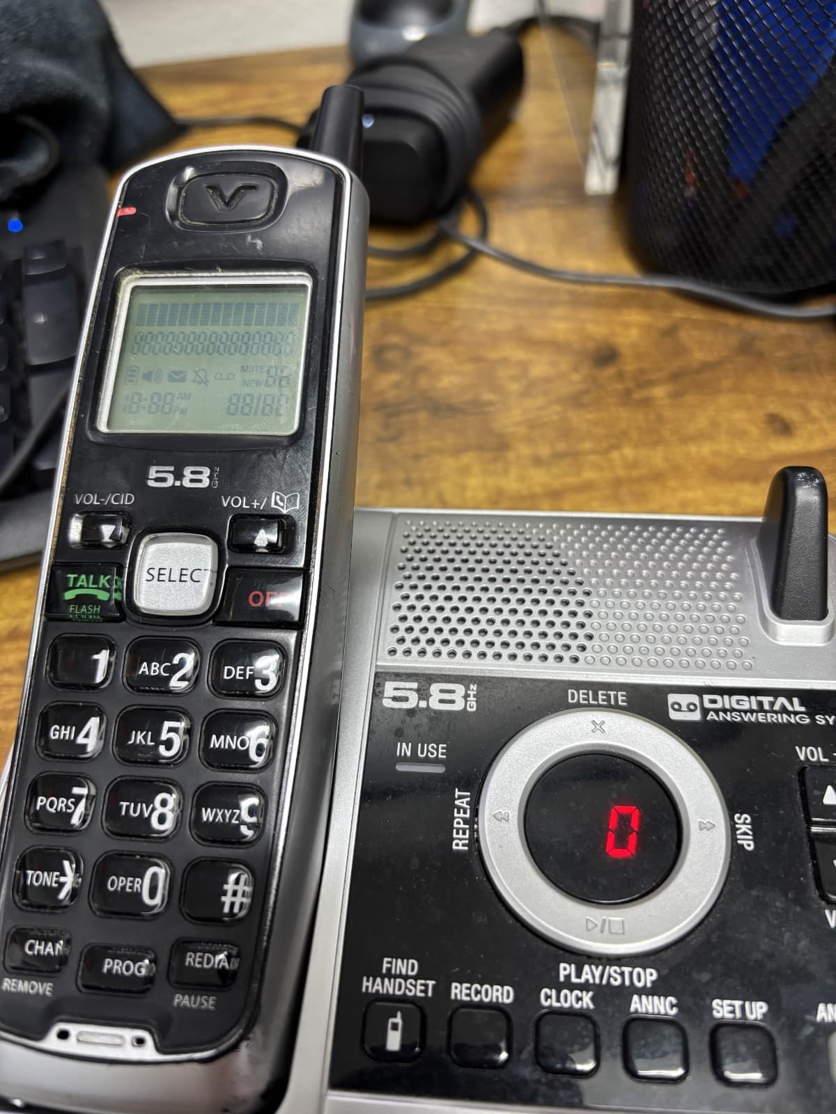 New VTech 5.8GHz Cordless Phone CS5121 With Digital Answering System Caller ID - Thumbnail 2