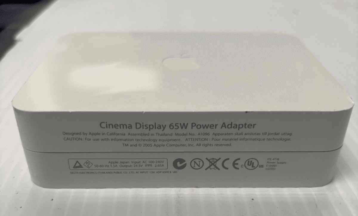 GENUINE Apple OEM A1096 Cinema Display with power cord 65 w - Thumbnail 3