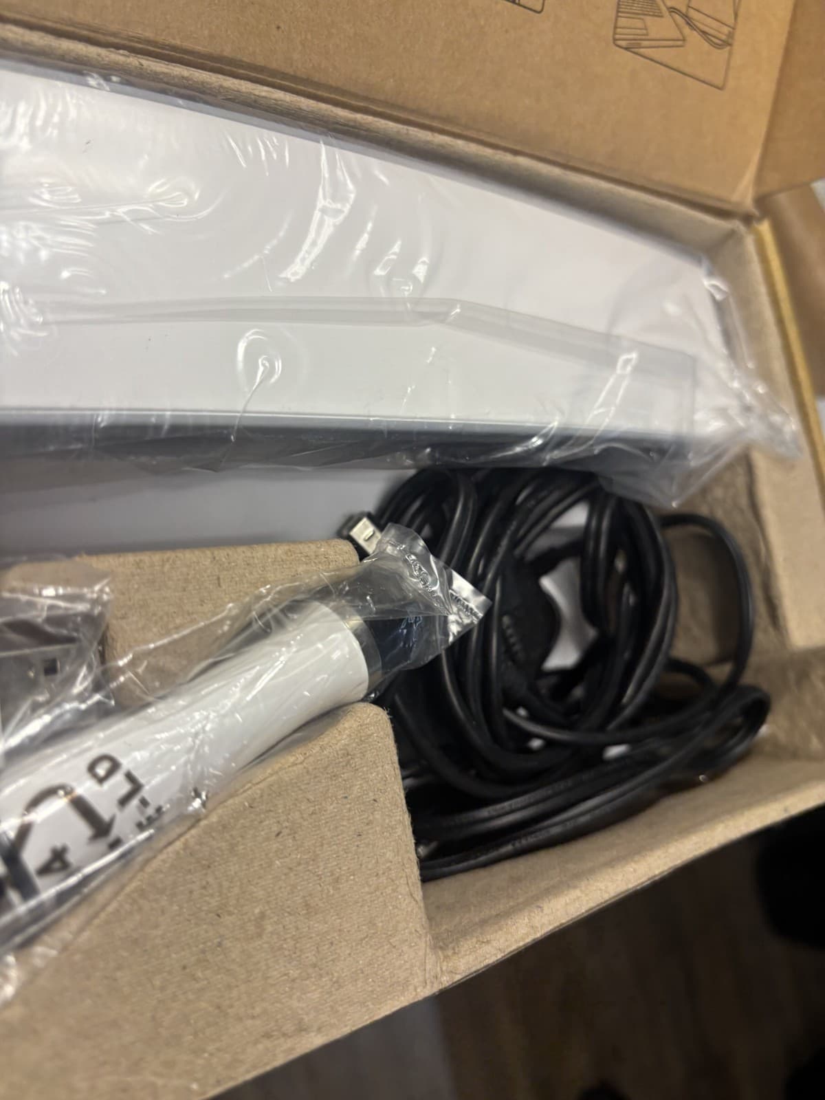 MimioTeach ICD02-01 Interactive Whiteboard System - Thumbnail 3