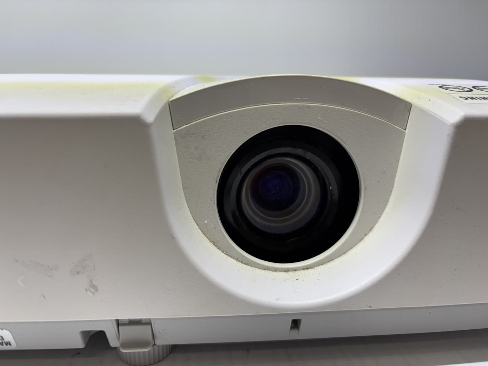 HITACHI CP-X2541WN LCD Projector - Thumbnail 3