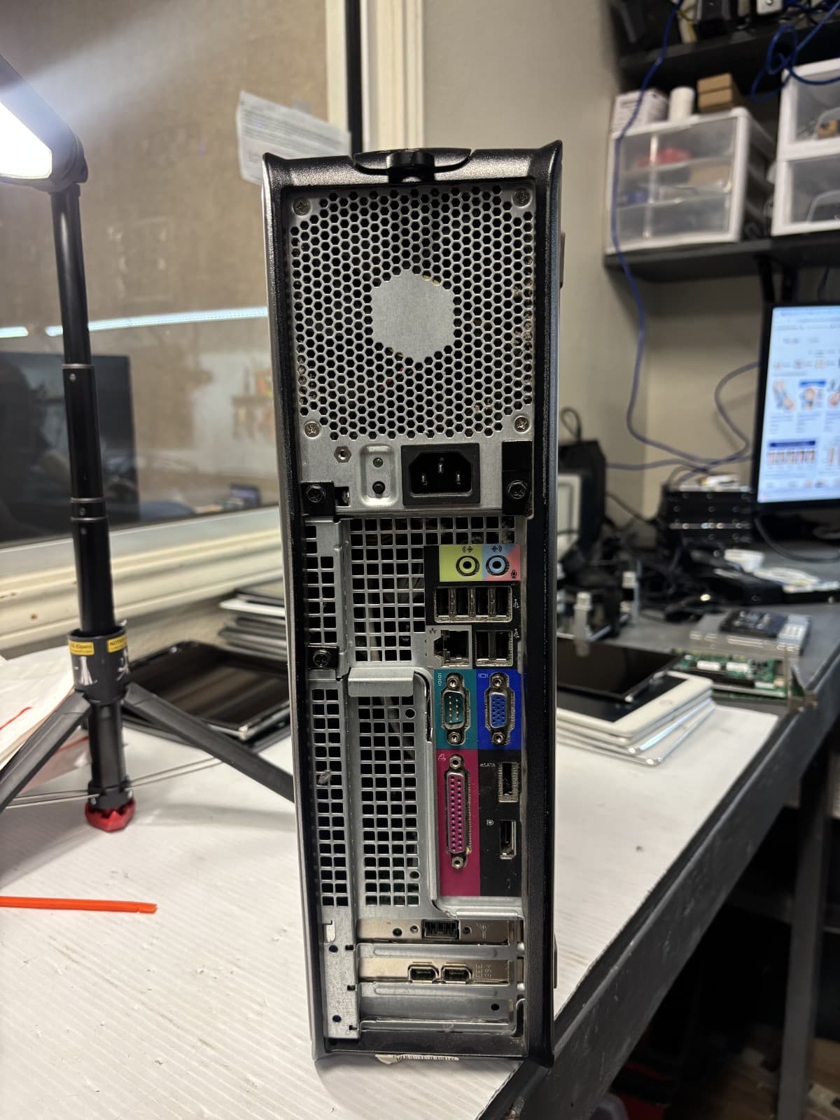 Dell Desktop computer Optiplex 760 windows xp 128 gb ssd 2 gb ram - Thumbnail 3