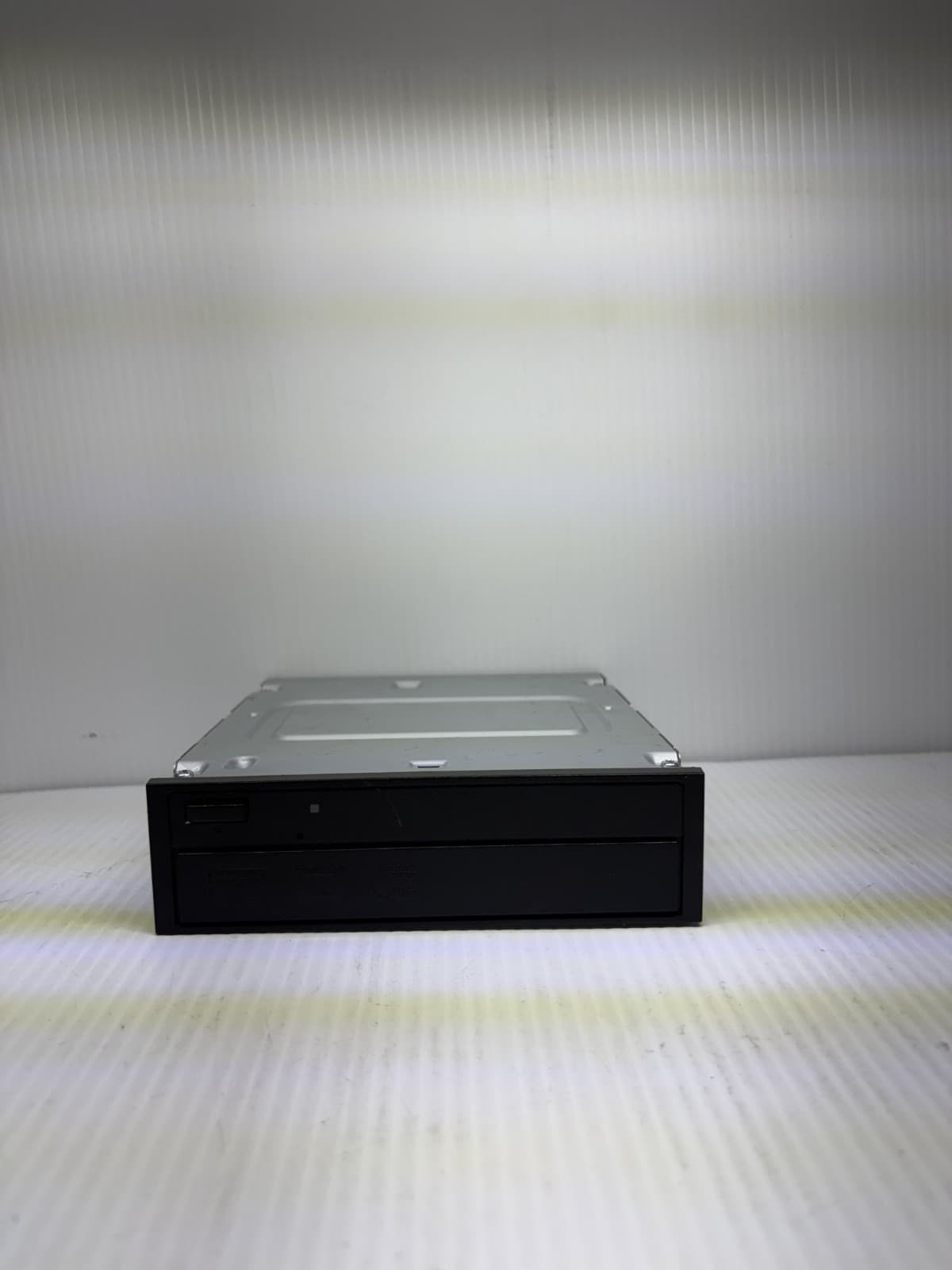 Hl Data Storage Super Multi DVD+RW Writer Burner Internal Drive GHB0N - Thumbnail 2