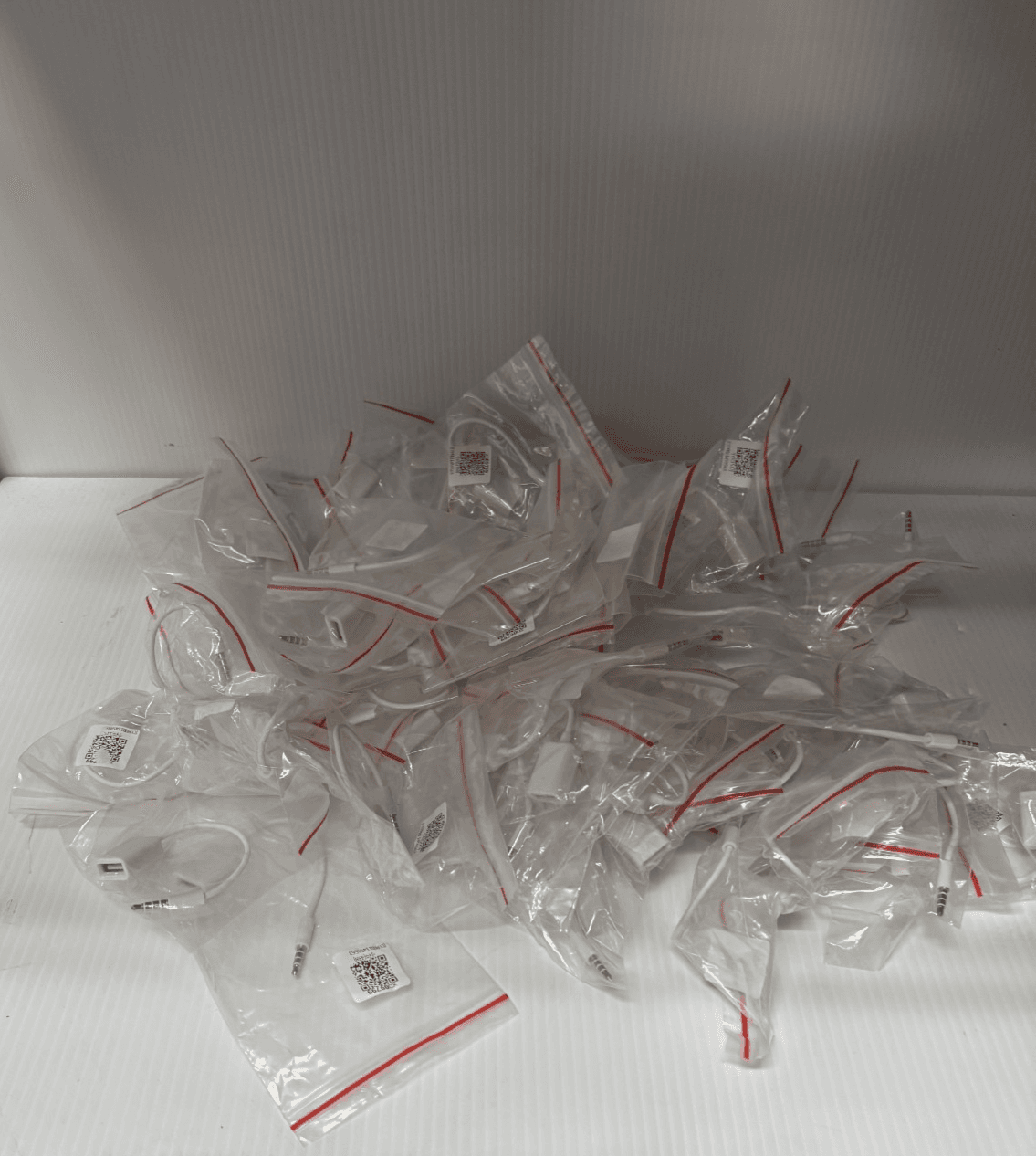 3.5mm Male Audio AUX Jack to USB 2.0 adapter lot of 65 - Thumbnail 4