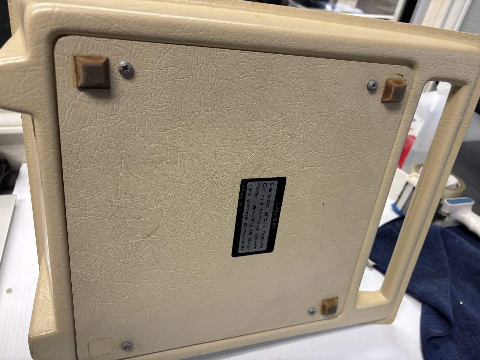 Maico MA27 Portable Screening Audiometer Hearing Tester w/ Headphones - Thumbnail 2