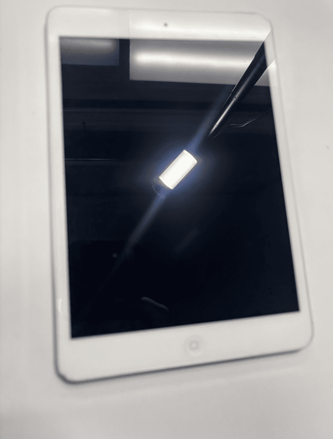 Apple iPad Mini 2 16GB silver WiFi - a1489 - Image 1