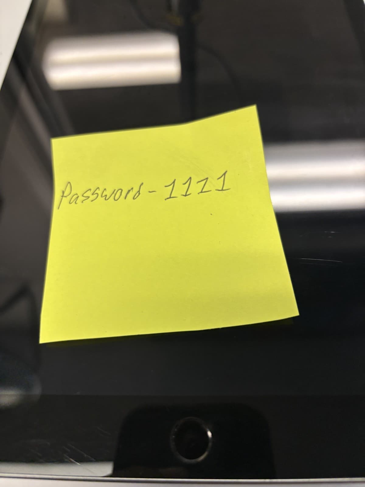 Apple iPad 6th Gen A1893 32GB Wi-Fi - Space Grey - Thumbnail 2