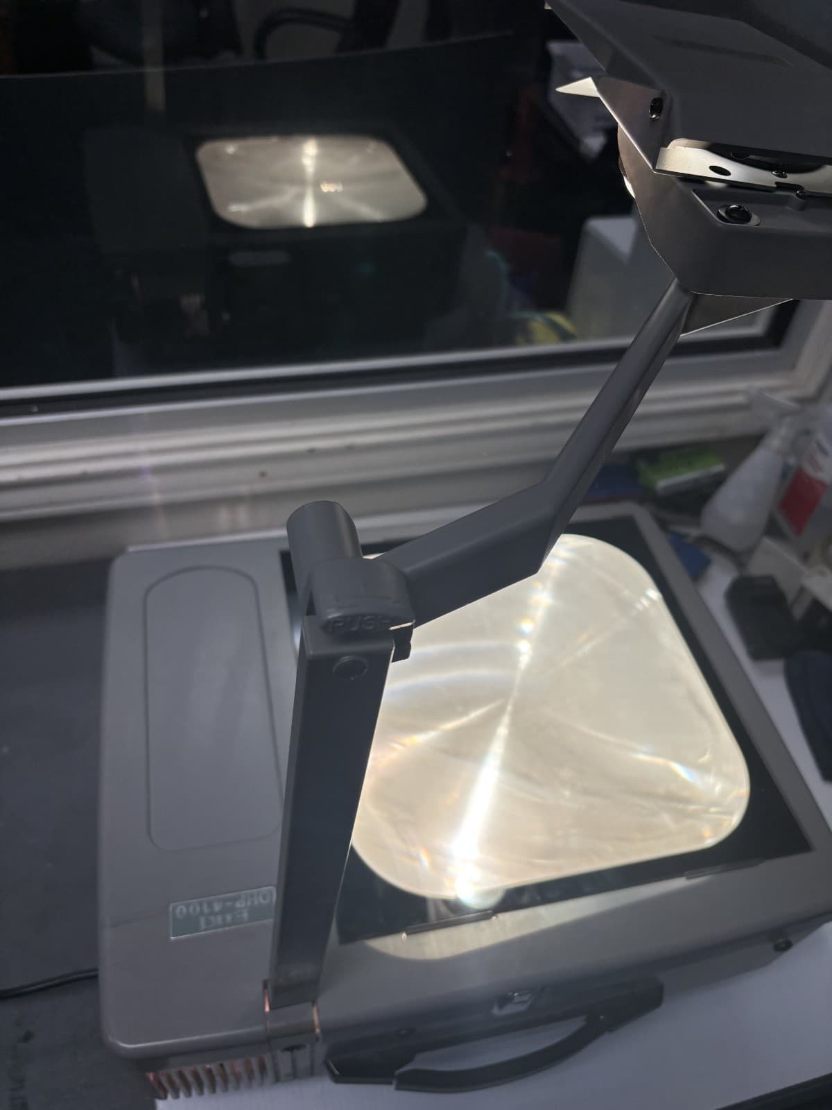 vintage oki ohp-4100 over head projector with new light bulb - Thumbnail 13