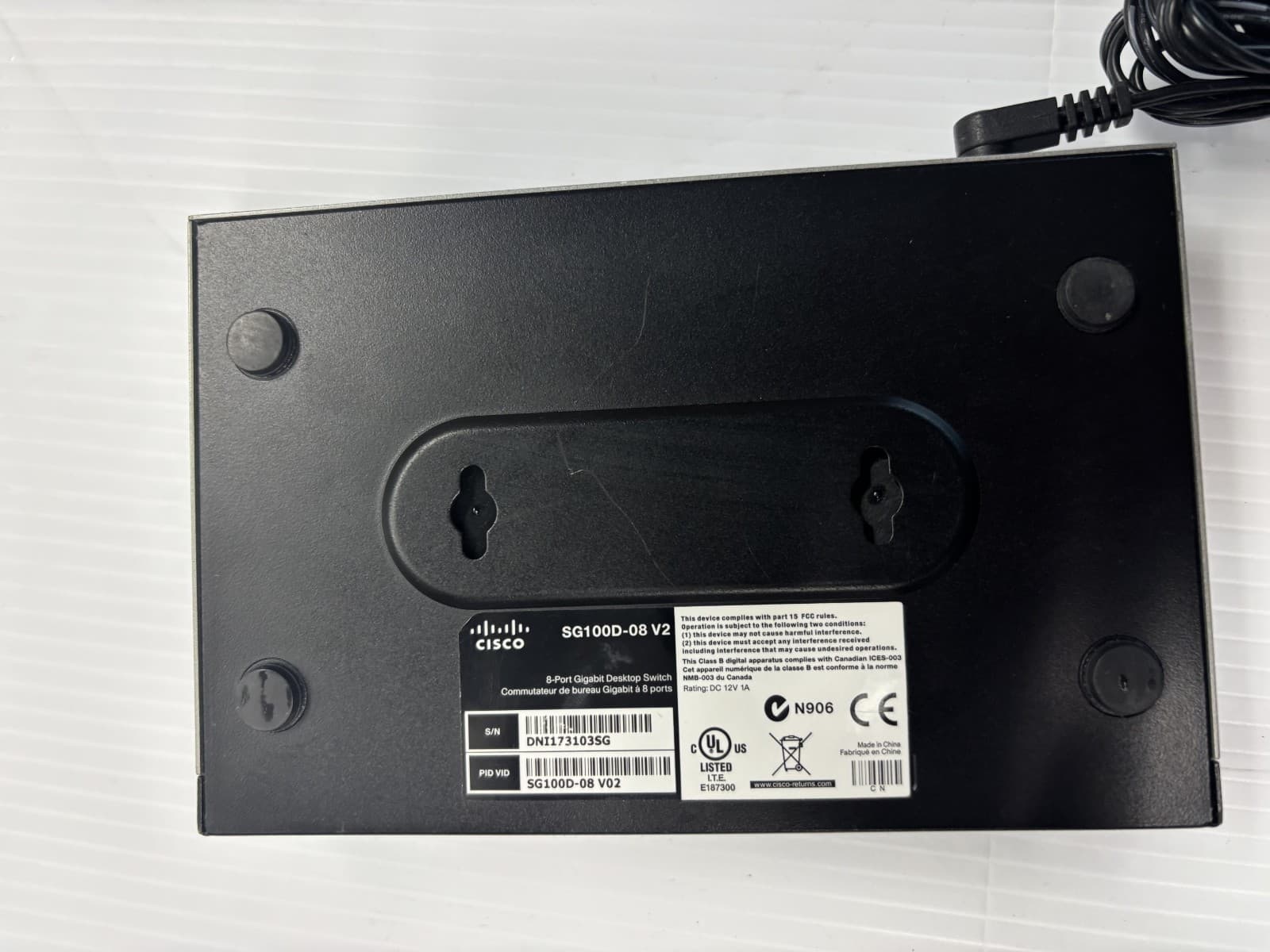 Cisco Small Business 8 Port Gigabit Smart Switch SG100d-08 - Thumbnail 4