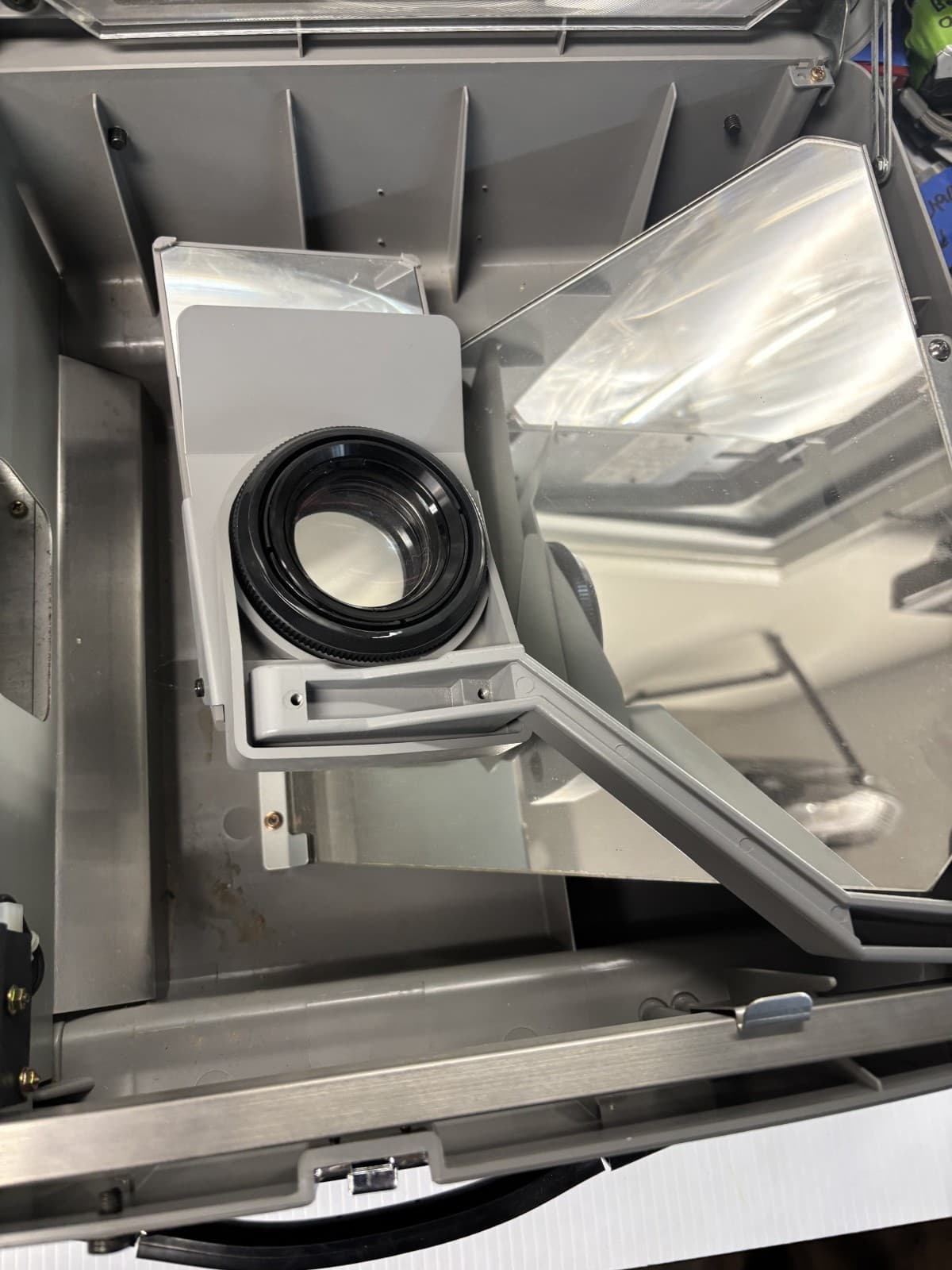 vintage oki ohp-4100 over head projector with new light bulb - Thumbnail 7