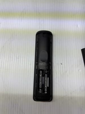 GENUINE VIZIO XRT260 SMART VOICE TV REMOTE CONTROL W/ PLUTO IHEARTRADIO USED - Thumbnail 3