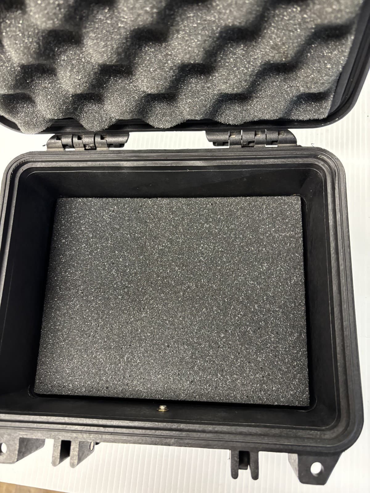 Pelican 1200 Watertight Mini-S Hard Case - Black - Thumbnail 2