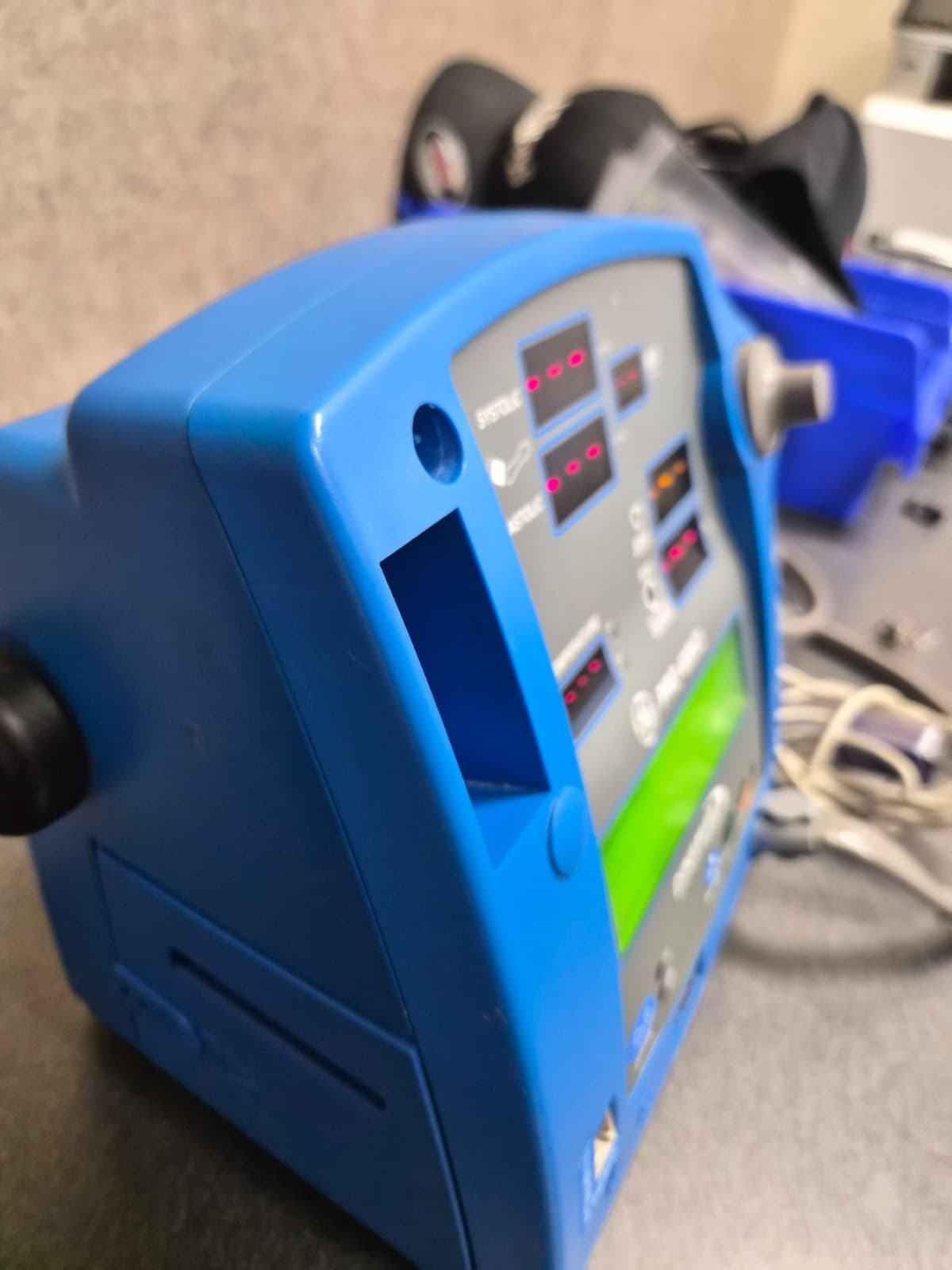 GE Dinamap Pro 400V2 Vital Signs Monitor - Thumbnail 6