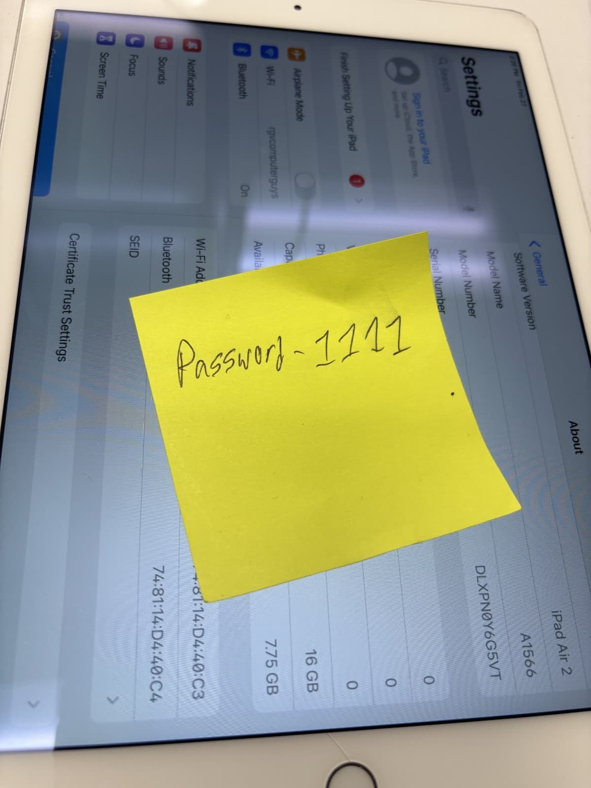 Apple iPad Air 2 - A1566 - 16GB - White/Silver - WiFi Only - Thumbnail 3