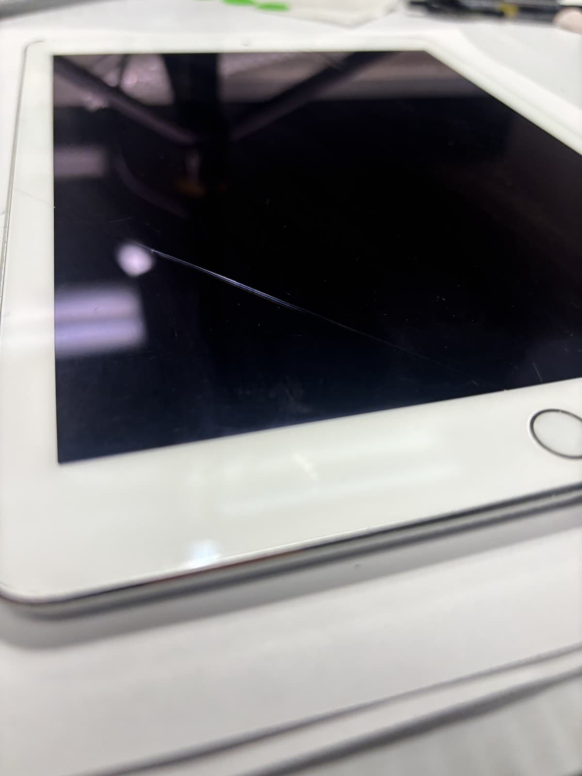 Apple iPad Air 2 - A1566 - 16GB - White/Silver - WiFi Only - Thumbnail 5