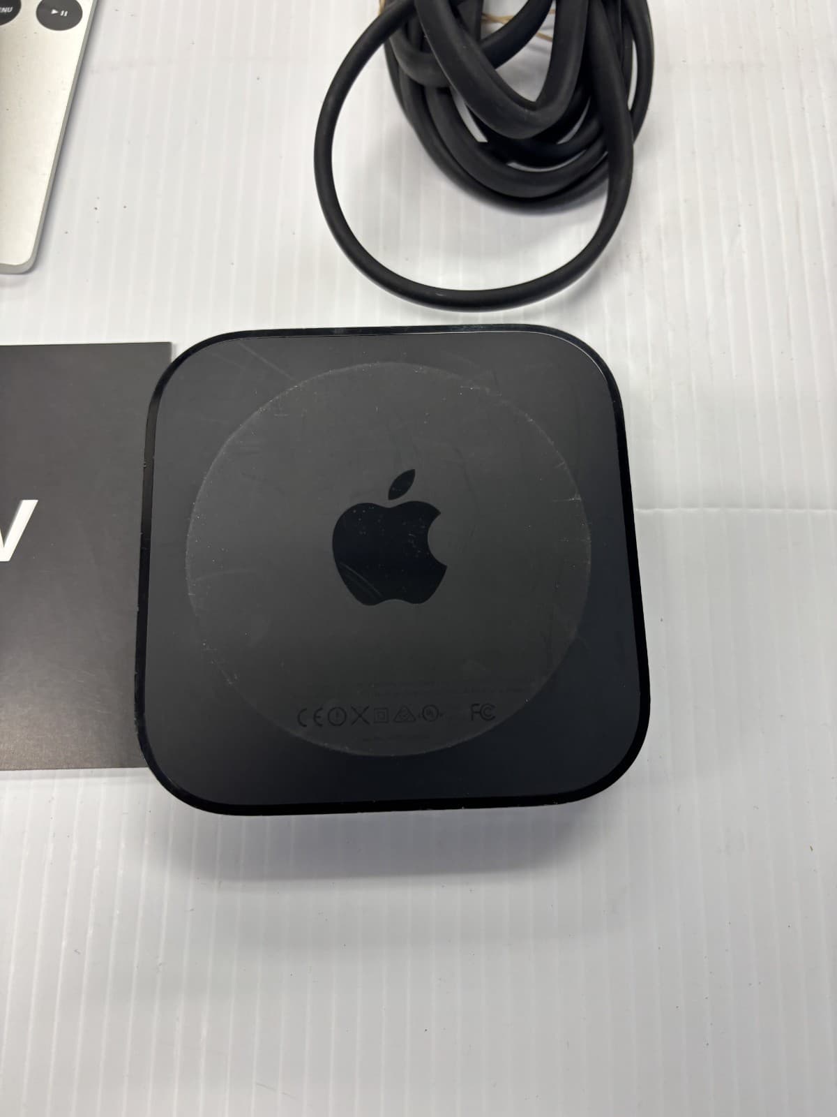 Apple TV 3rd Generation (2013) + Remote Used A1469 - Thumbnail 2