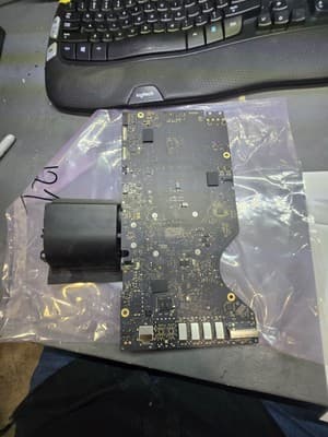 Apple iMac 21.5" A1418 Mid 2017 i5-7360U 2.3GHz Iris 640 Logic Board 820-00629-A - Thumbnail 2