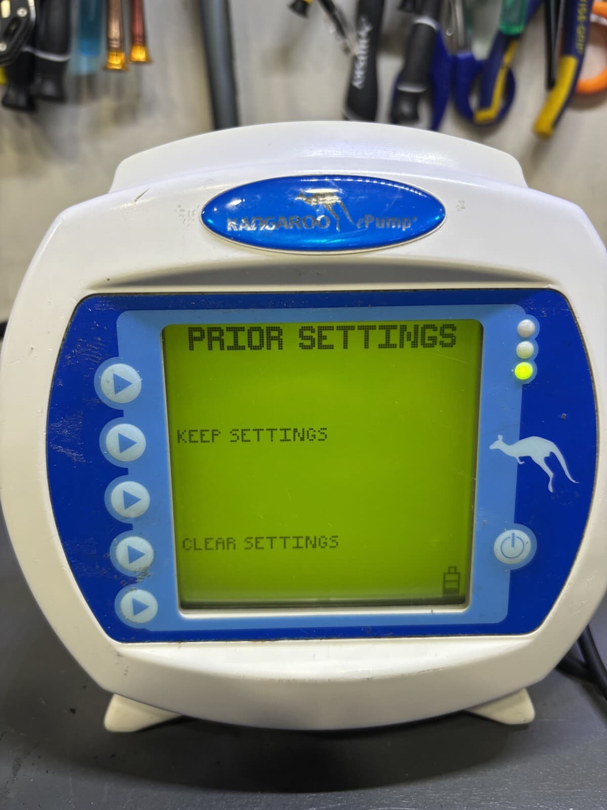 LOT-8 COVIDIEN KANGAROO EPUMPS ,POWER-ON **READ** - Thumbnail 4